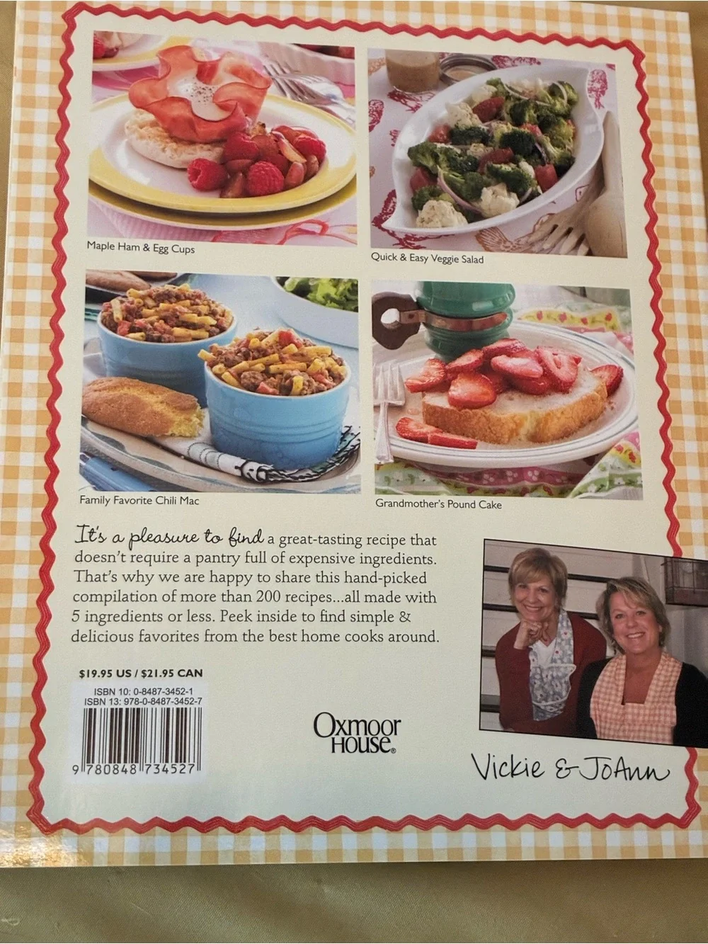 Gooseberry Patch 5-Ingredient Family Favorites Cookbook - Red & Cream Cover